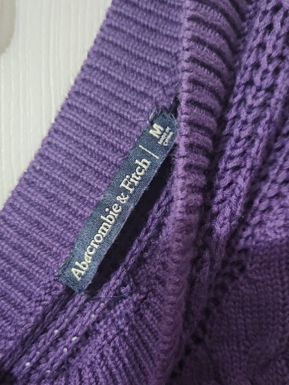 Preppy Fall Chic Abercrombie & Fitch Purple V‑Neck Cable Knit Sweater Dress - Picture 2 of 8